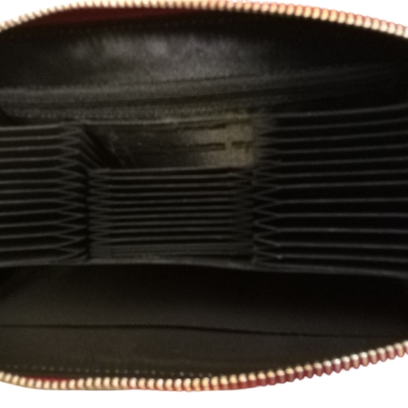 Andoilt Women’s Leather Zip Around Wristlet RFID Blocking Inside Zippered Pocket - Picture 3 of 10